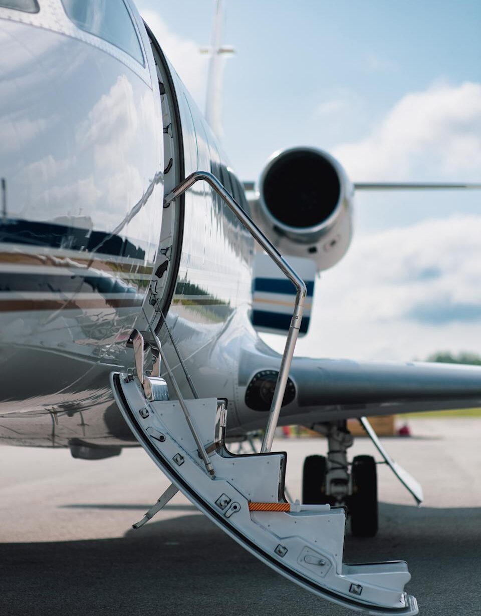 Executive Airport Limousine Service - Toronto Pearson Airport Limo Service