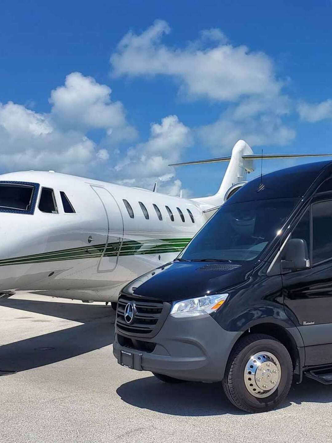 Acton Airport Limo – Toronto Pearson Airport Limo Service