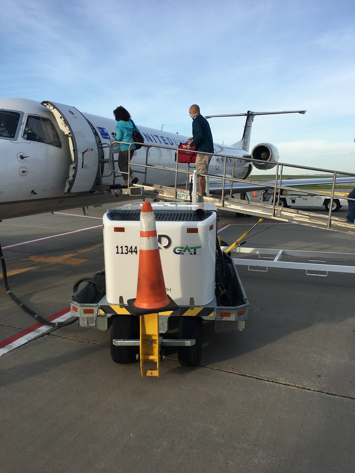 Alvanley Airport Limo - Toronto Pearson Airport Limo Service