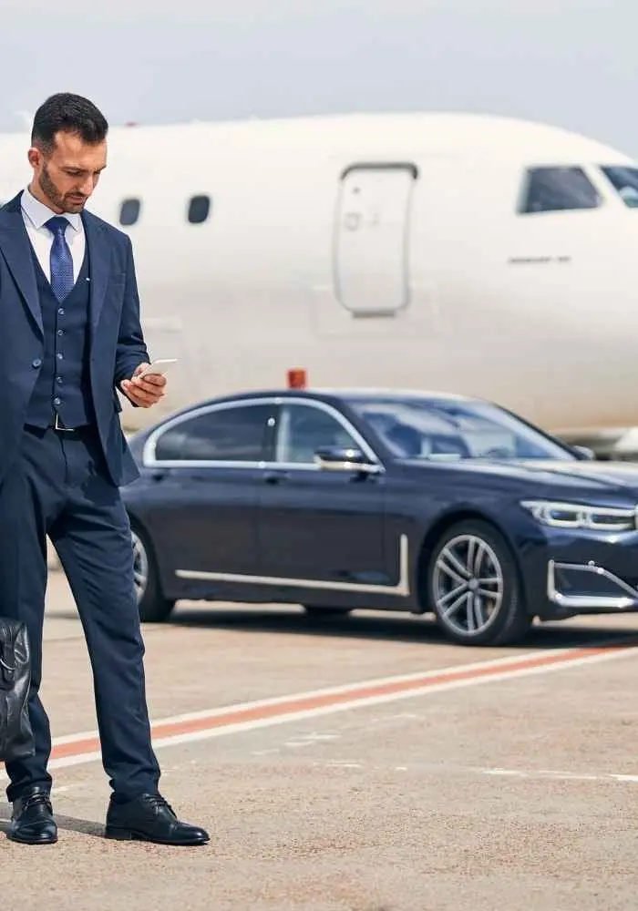 Corporate Airport Limo Service - Toronto Pearson Airport Limo Service