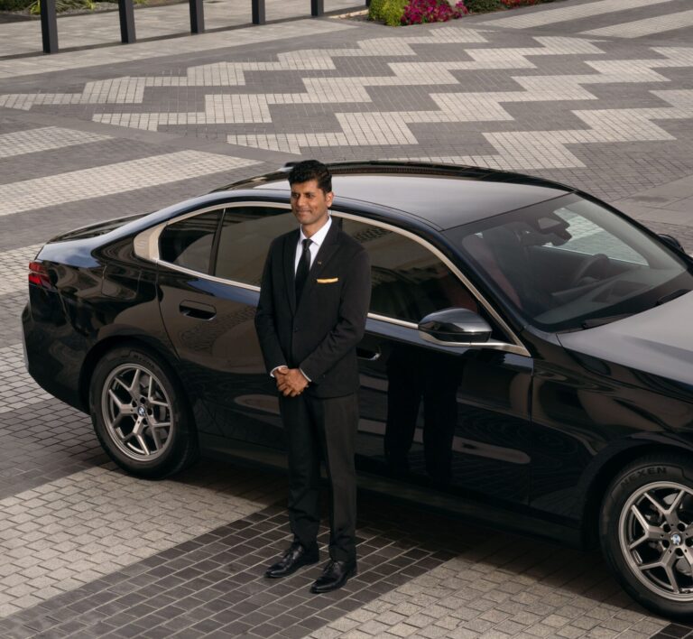Chauffeur Service Toronto - Toronto Pearson Airport Limo Service