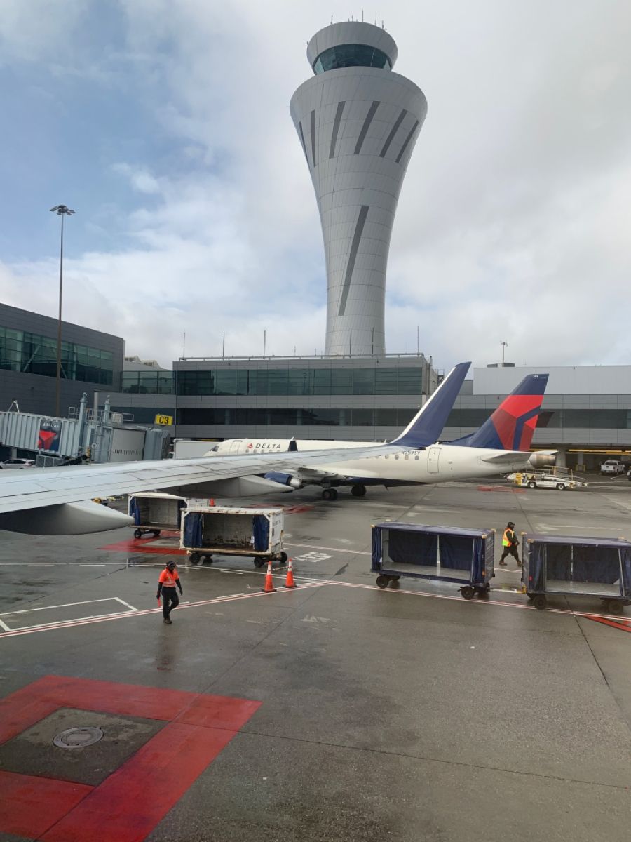 Ancaster Airport Limo – Toronto Pearson Airport Limo Service