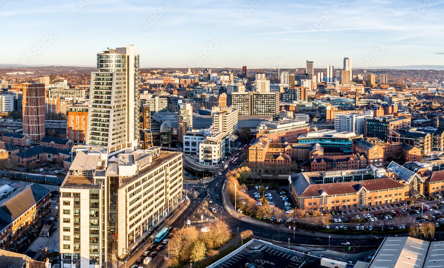 Leeds Airport Limo – Toronto Pearson Airport Limo Service