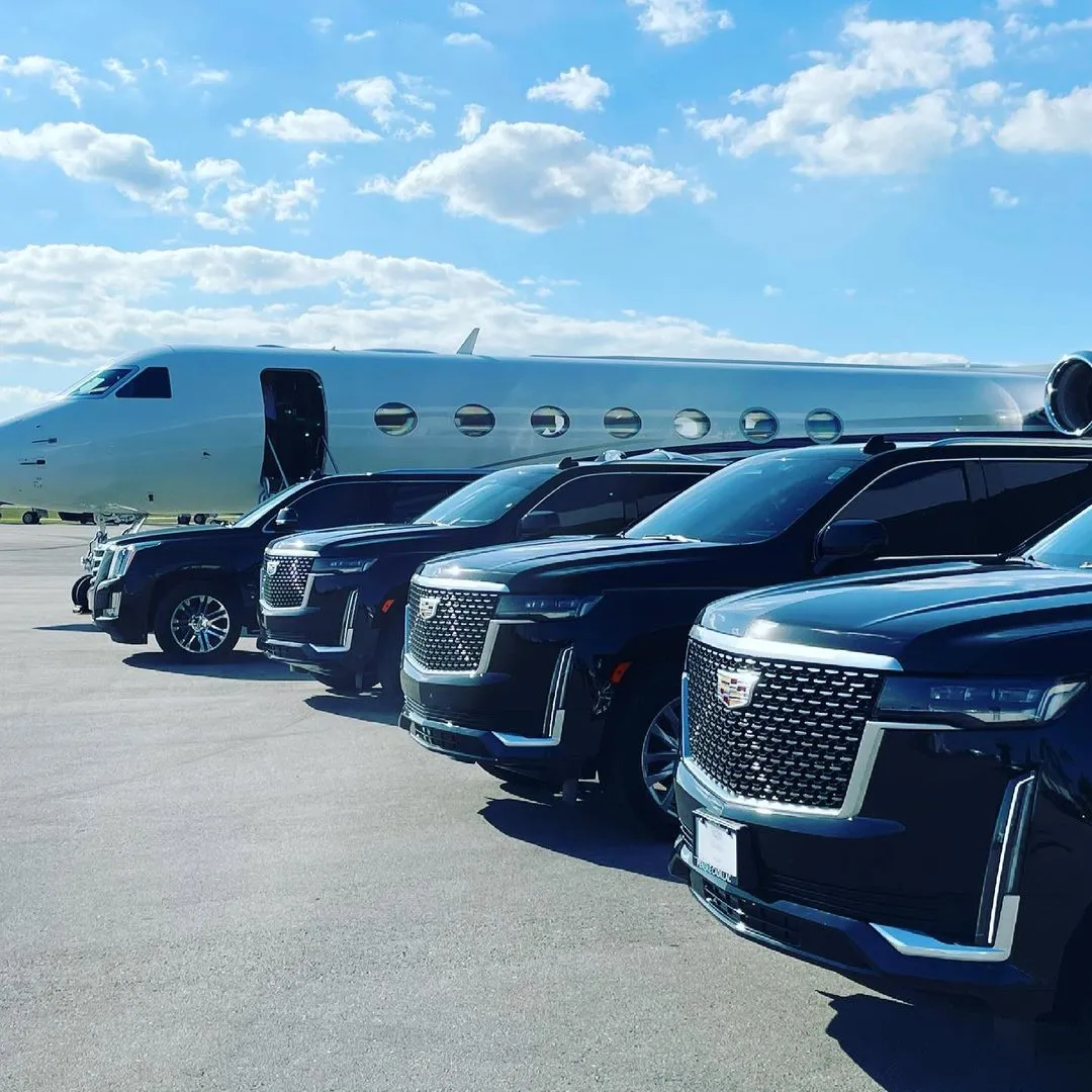 Toronto Pearson Airport Limo Service-Black Car Service