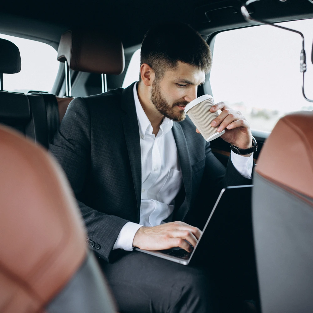 Luxury Corporate Limo Rides - Toronto Pearson Airport Limousine Services