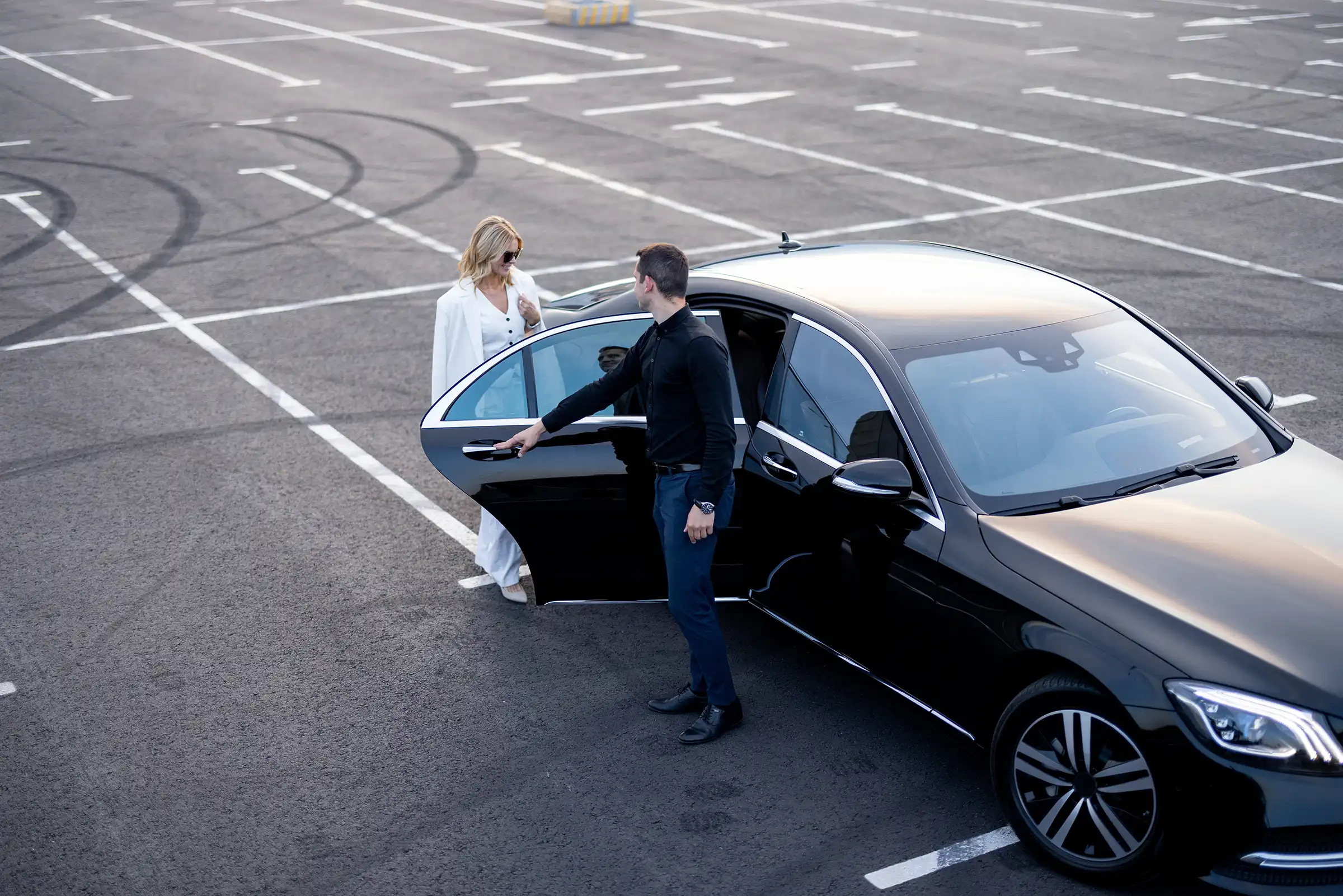 Limo Service in Toronto - Toronto Pearson Airport Limo Service