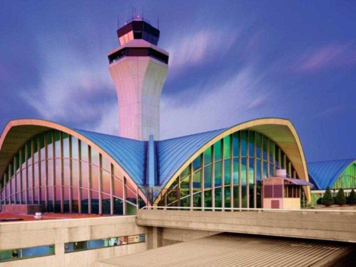 Mount St. Louis Airport Limo – Toronto Pearson Airport Limo Service