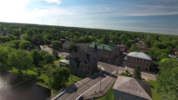 Merrickville Wolford Airport Limo – Toronto Pearson Airport Limo Service