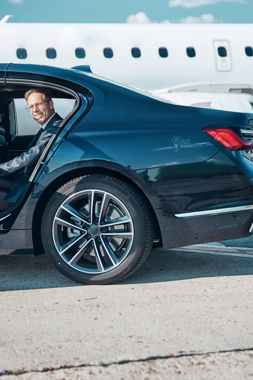 Corporate Limousine Services - Toronto Pearson Airport Limo Service