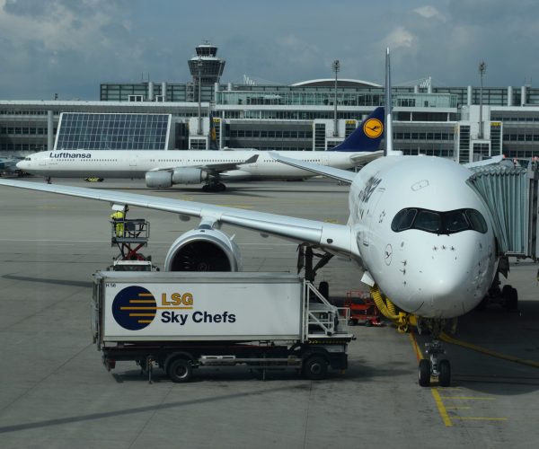 Aylmer Airport Limo - Toronto Pearson Airport Limo Service