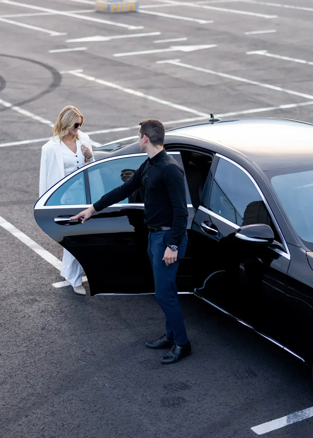 Limo Service in Toronto - Toronto Pearson Airport Limo Service