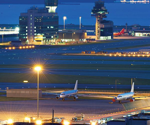 SP2016_Coverstory_cyber_Airport-Security-Sidebar_Stock-art-941x1400