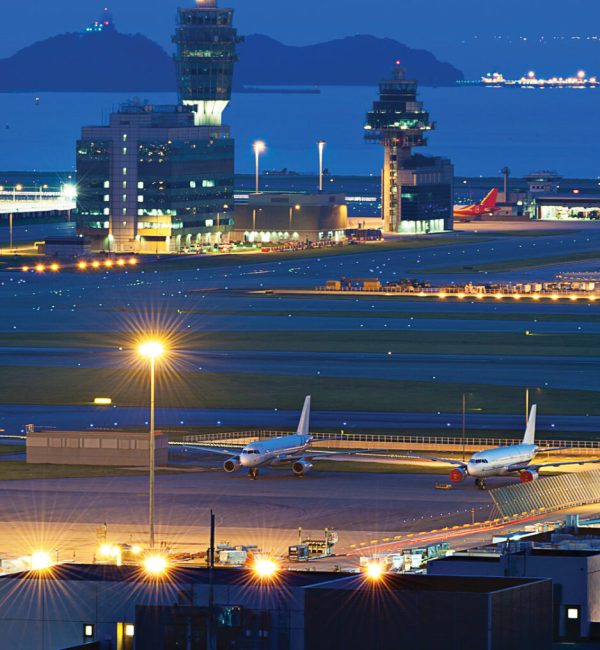 SP2016_Coverstory_cyber_Airport-Security-Sidebar_Stock-art-941x1400