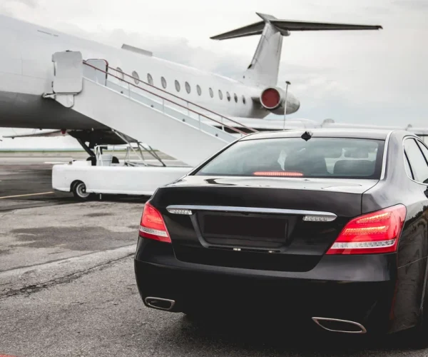 Aurora Airport Limo - Toronto Pearson Airport Limo Service