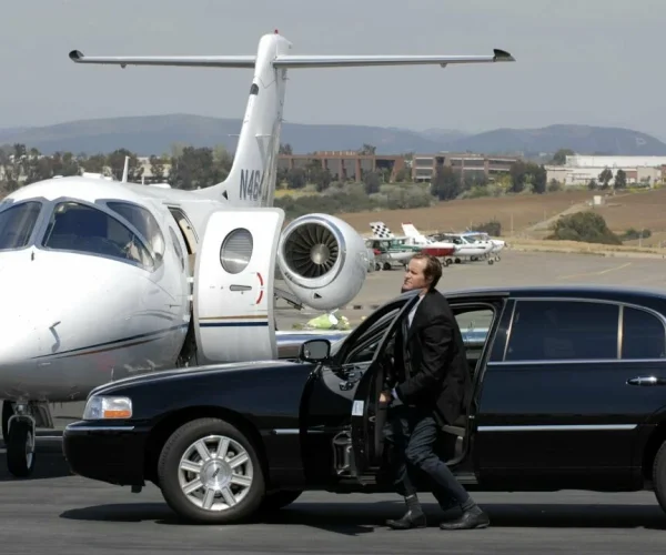 Airport Limo - Toronto Pearson Airport Limo Service