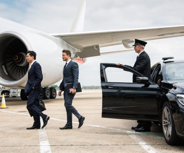 Aurora Airport Limo - Toronto Pearson Airport Limo Service