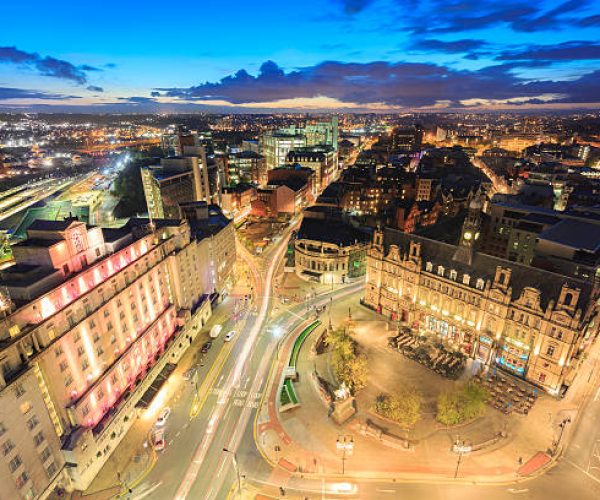 Leeds Airport Limo – Toronto Pearson Airport Limo Service