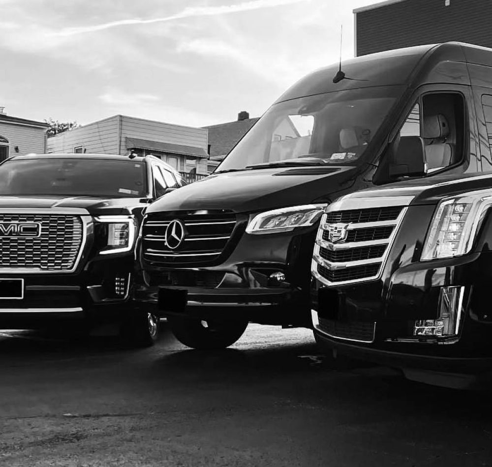 Limo Service in Toronto - Toronto Pearson Airport Limousine Service