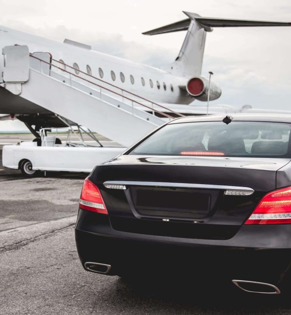 Aurora Airport Limo - Toronto Pearson Airport Limo Service